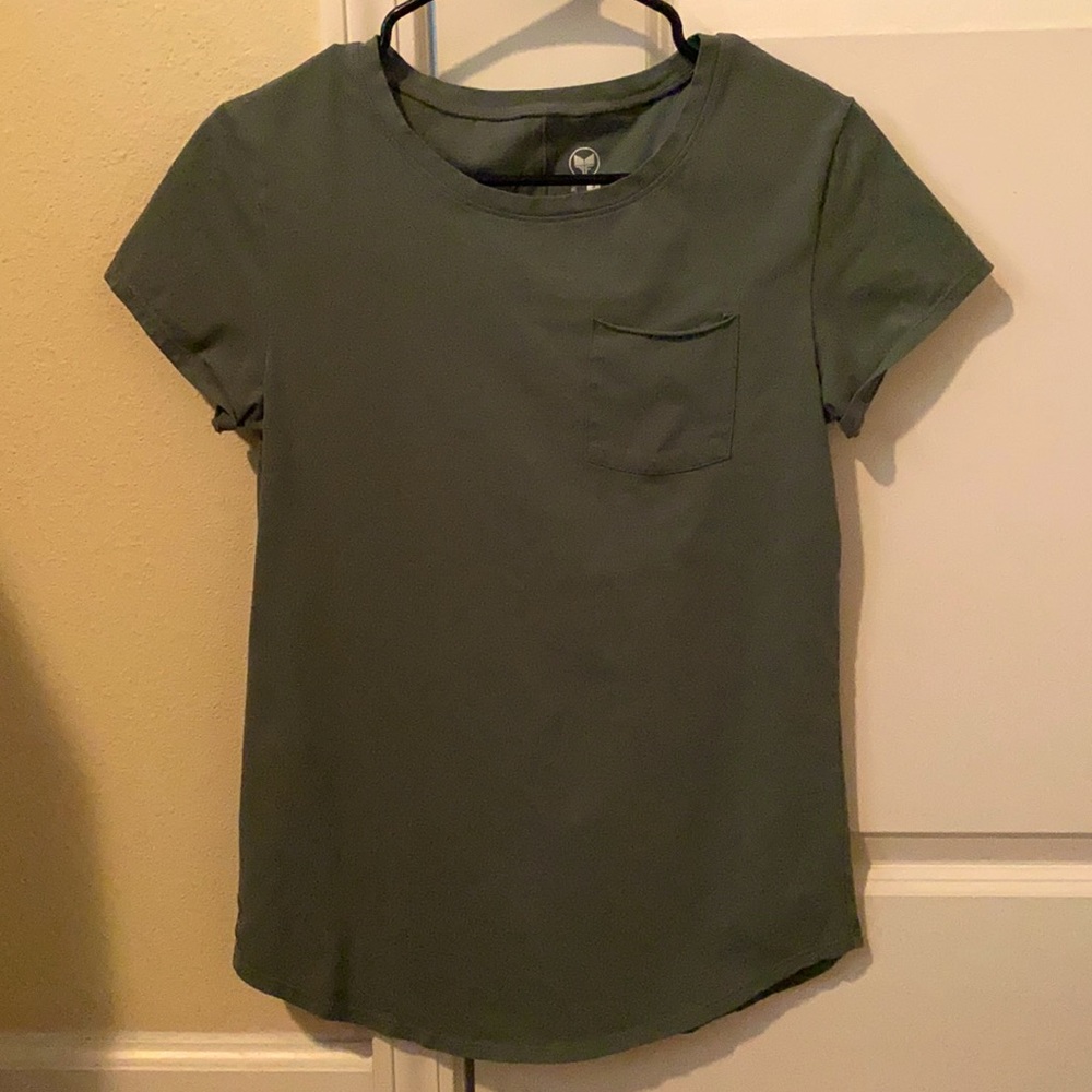 Alpha forward pocket scoop T
